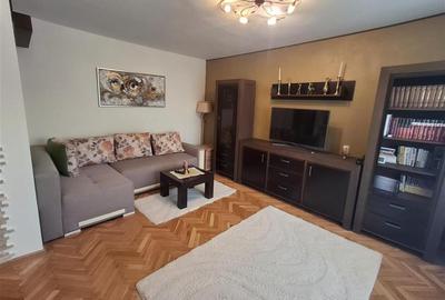 Apartament 3 camere decomandat 2 bai pivnita zona Sub Arini - 2