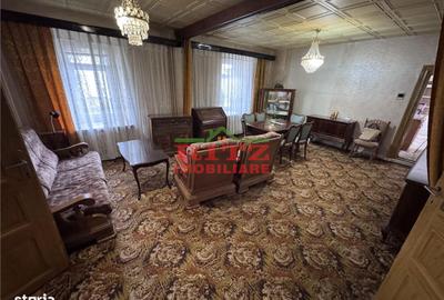 Casă cu 4 camere cu Teren 938 Mp în Central - 11