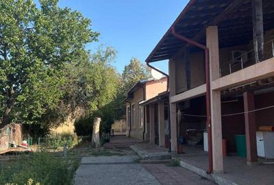 Casă cu 4 camere în Central - 2