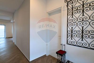 Casă cu 5 camere cu Teren 432 Mp în Balotești - 16