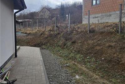 Casă cu 4 camere cu Teren 1000 Mp în Central