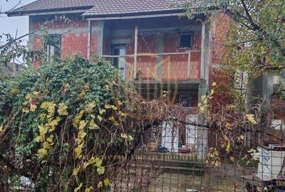 Oras Pantelimon Lebedei casa p+1+M 3 camere 160000eur - 1