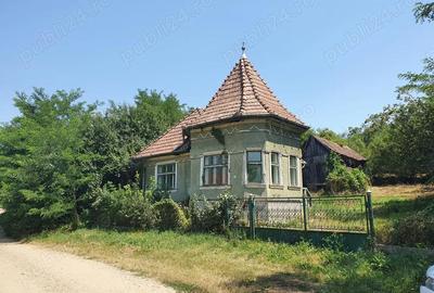 Casă cu 3 camere cu Teren 1400 Mp în Ogra - 1