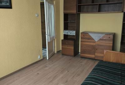 Garsonieră decomandată în Central - 2