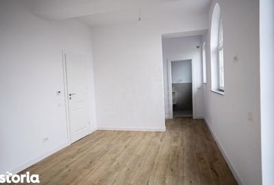 Casă cu 5 camere cu Teren 765 Mp în Păulești - 2