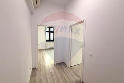 Spațiu comercial, de 100 mp, în P-ța Victoriei - 25