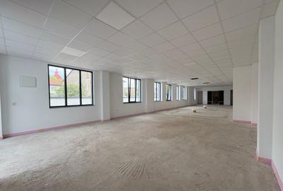 Spațiu comercial, de 187 mp, în Central - 9