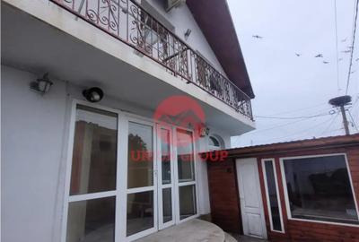 Casă cu 6 camere cu Teren 186 Mp în Vest