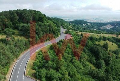 Teren cu priveliste superba si deschidere la drumul de Poiana Brasov - 9