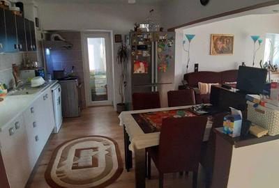 Apartament cu 3 camere decomandat în Sud - 5