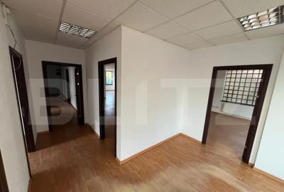 Spațiu comercial, de 586 mp, în Micro 11 - 4