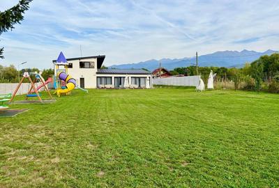 Casă cu 4 camere cu Teren 4600 Mp în Central - 4