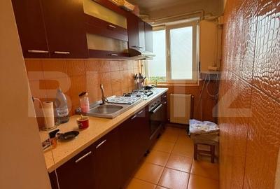 Apartament 2 camere ,renovat , zona micro 4 - 6