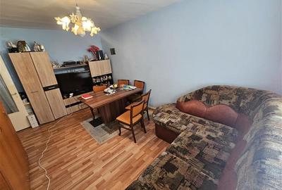 Apartament cu 3 camere decomandat, mobilat în Micro IV - 14