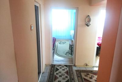 Vanzare apartament 3 camere - Imobiliare MAXICONFORT - 2