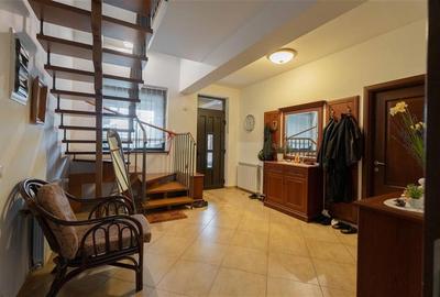 Casă individuală cu 5 camere cu Canalizare în Bucium - 6