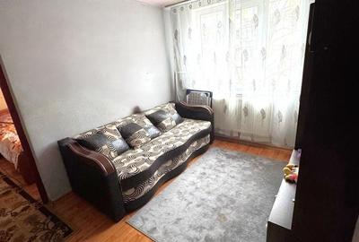 Apartament cu 3 camere semidecomandat în Micro 19
