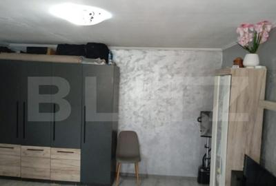 Apartament cu 2 camere semidecomandat în Micro 4 - 8