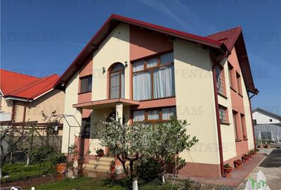 Casă cu 3 camere cu Teren 721 Mp în Crevedia