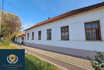 Casă individuală cu 5 camere cu Canalizare în Central - 2