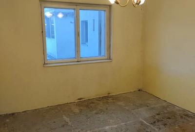 Vand apartament 2 camere Petro?ani - 4