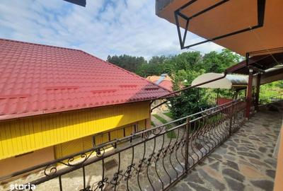 Casă cu 7 camere cu Teren 1066 Mp în Central