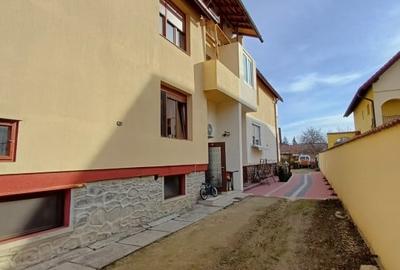 Apartament la casa de vanzare - 7 camere | 170 mp | Strada Lupeni - 2