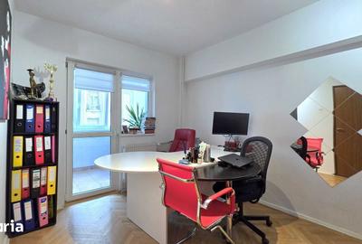Apartament cu 4 camere decomandat în Centrul Istoric