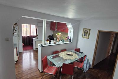 Apartament 3 camere decomandat , zona  Cetate , mobilat - 2