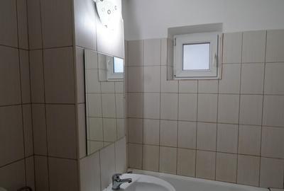 Apartament cu 4 camere decomandat în P-ța Mihai Viteazu