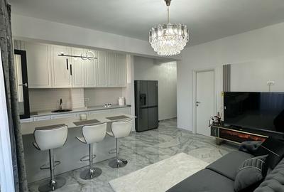 Apartament cu 3 camere decomandat în Est