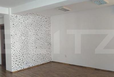 Apartament de vanzare, cu o camera, 44 mp, zona centrala - 3