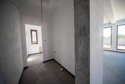Casă cu Teren 560 Mp în Central - 4