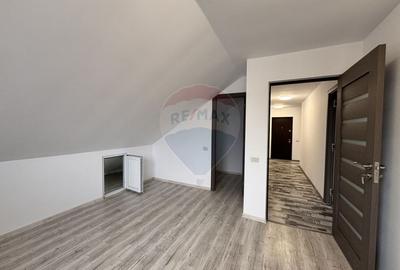 Apartament cu 3 camere de vanzare in zona Burdujeni Apartament cu 3 camere de vanzare in zona Burdujeni - 5