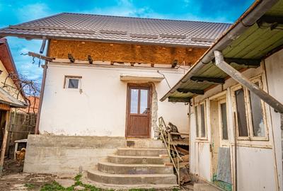 Casă cu 3 camere cu Teren 400 Mp în Comănești - 13