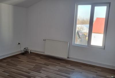 Proprietate generoasa- Casa cu 4 dormitoare si o curte mare - 19