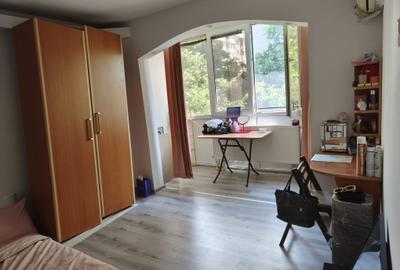 Apartament cu 3 camere decomandat în Drumul Taberei - 6