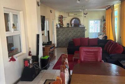 Casă cu 4 camere în Central - 6