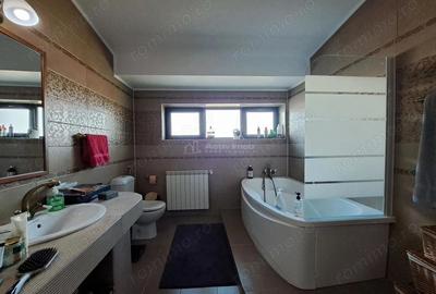 Casă cu 8 camere cu Teren 2500 Mp în Samurcași - 40