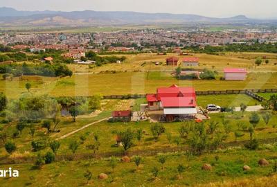 Teren de 614 mp, în Central - 3
