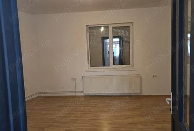 Casă cu 2 camere cu Teren 650 Mp în Central - 1