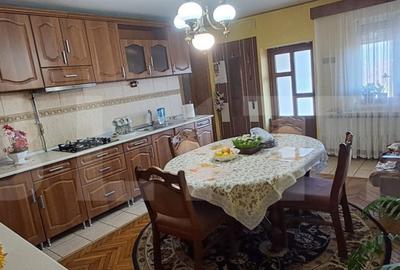 Casă cu 7 camere cu Teren 670 Mp în Dej - 3