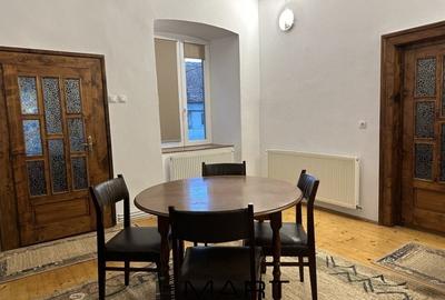 Apartament cu 3 camere decomandat, mobilat în Central