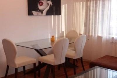 Apartament cu 3 camere decomandat în P-ța Victoriei - 1