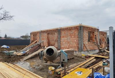 Casă cu 3 camere în Șerbănești - 6