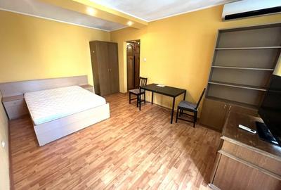 Garsonieră decomandată, mobilată în Tineretului