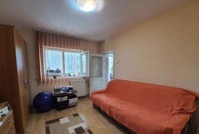 Garsonieră decomandată în Central - 2