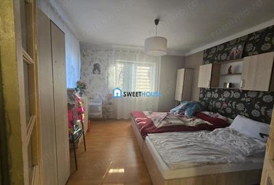 Casa de vanzare in zona centrala Oltet - 10