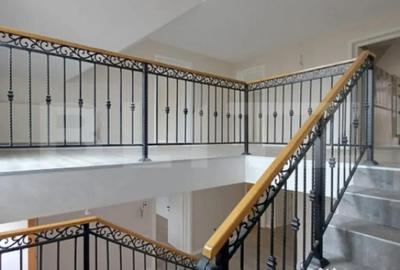 Casă cu 5 camere cu Teren 1590 Mp în Luna - 5