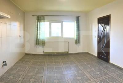 Casă cu 7 camere cu Teren 445 Mp în Central - 5